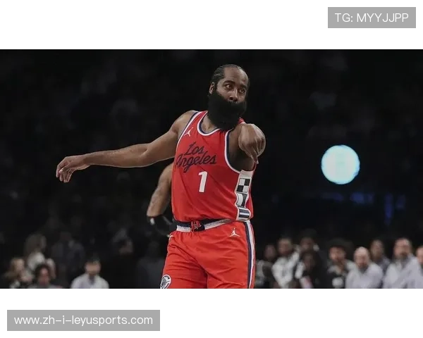 哈登再遇指责！防守端掉线，队友看呆，哈登入选防守阵容